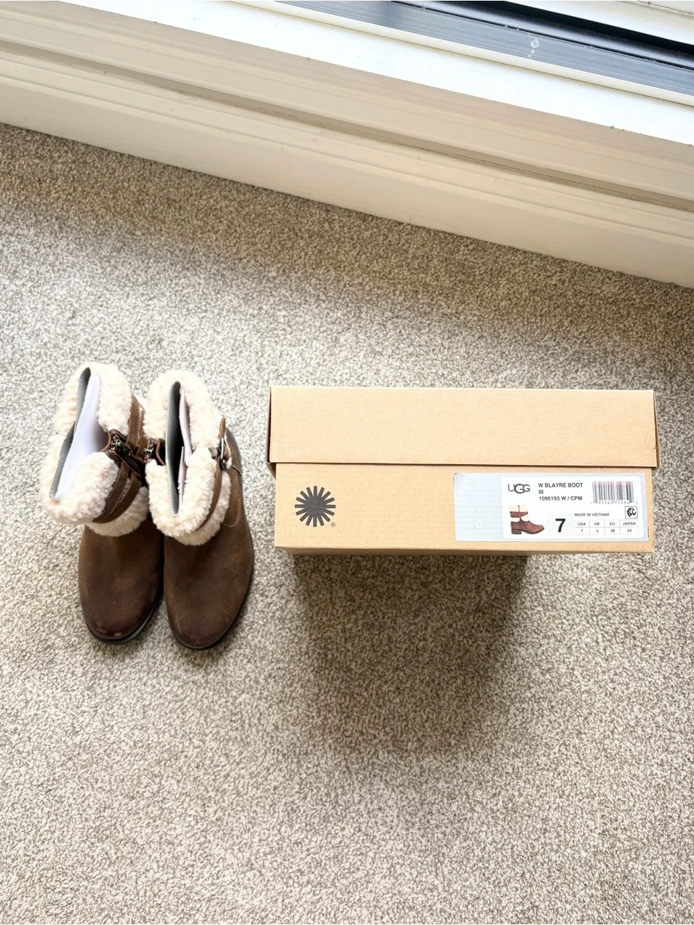 UGG Brown Leather Ankle Boots with Cream Shearling Cuff